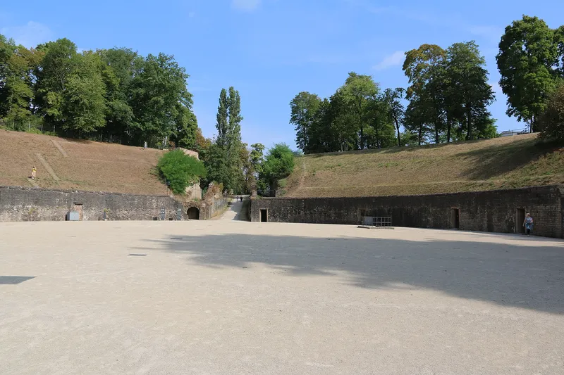 Roemisches Amphitheater Trier mit Arena